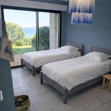En Duplex En Bord De 아파트 *